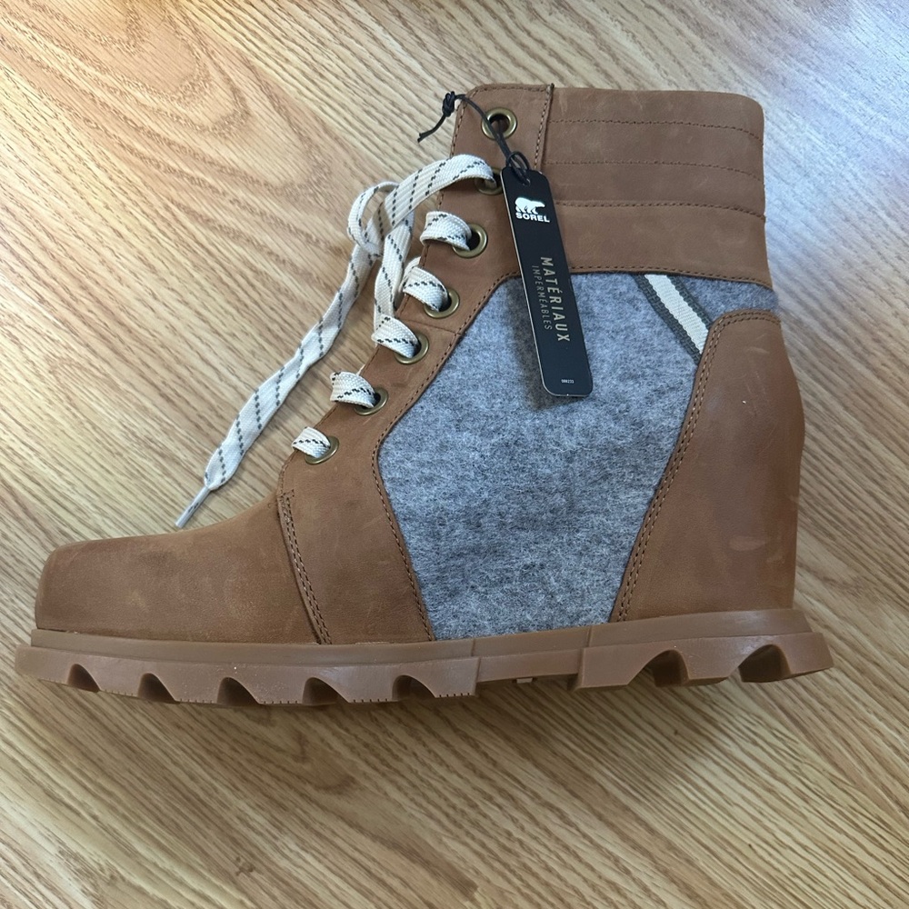 NWT Sorel Boots